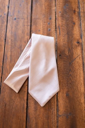 Plain tie